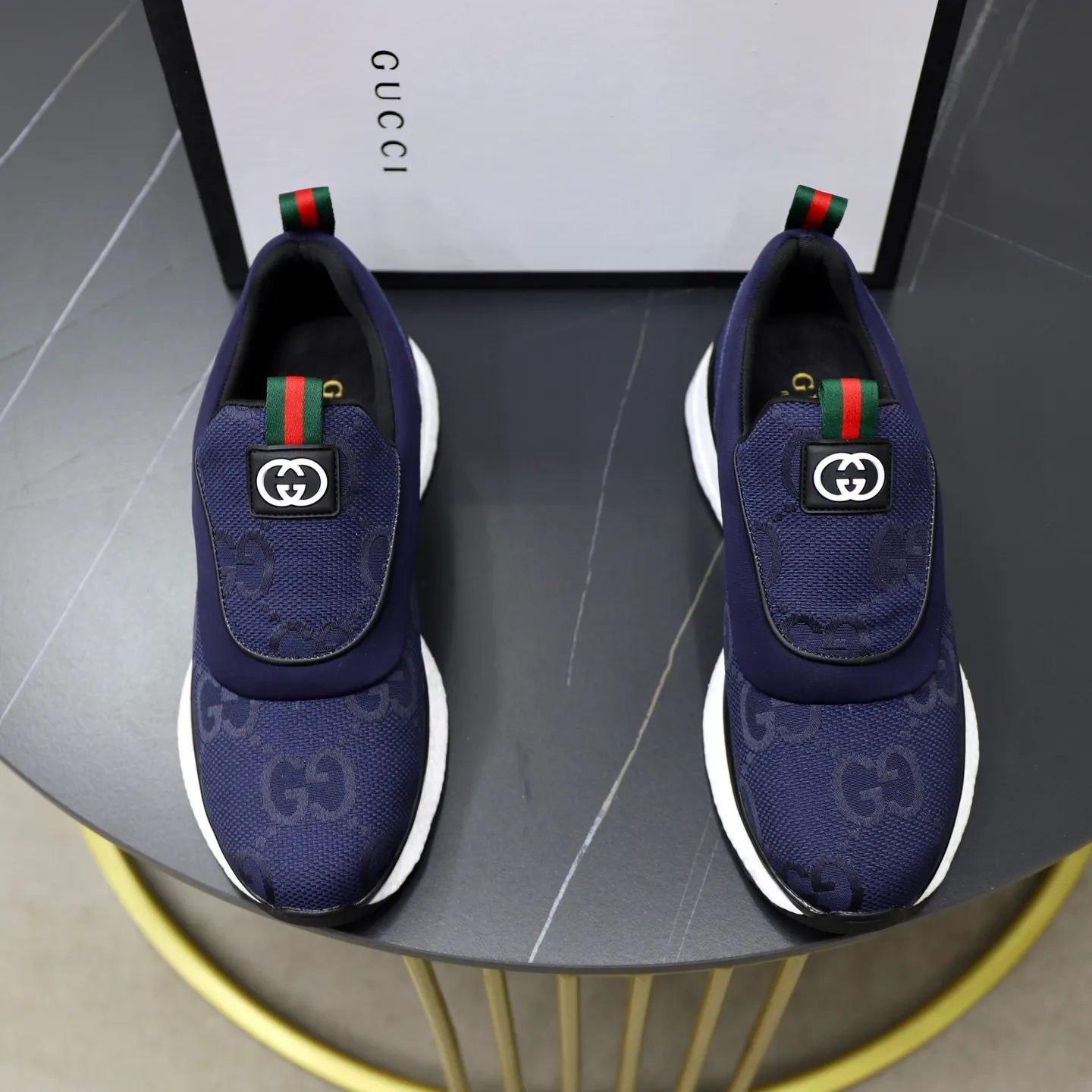 Ex-factory price: 462💰🙅‍♂️🙅‍♂️🙅‍♂️ Brand: Gucci GuCCI Standard code: 38-44 (45 customized) Grade: Same as the official website Material: Original leather stitching brand cloth Comfortable and breathable lining Lightweight and wear-resistant sports outsole Style category: Men's fashionable casual shoes Running sneakers Distinguished luxury brand elements Top luxury Color: actual picture color